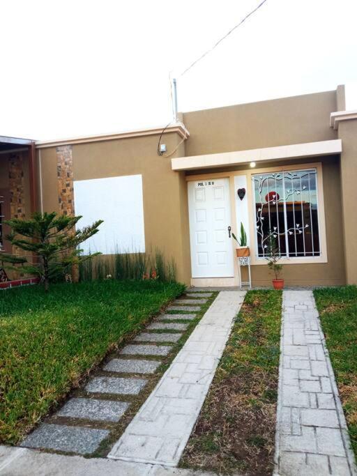 La Casa Del Pinito Apartment Сонсонате Екстериор снимка